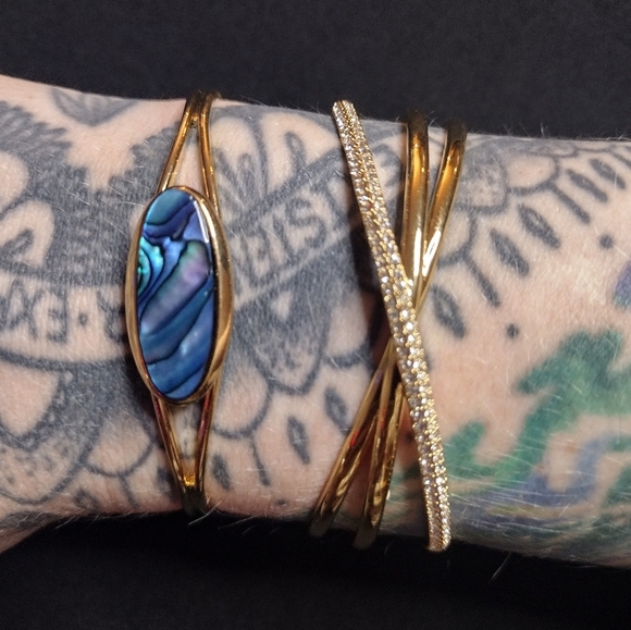 Jewelry - Gold Rhinestone Abalone Bracelet Set